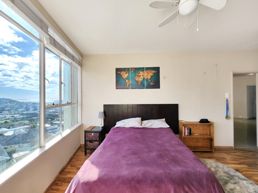 To Let 3 Bedroom Property for Rent in Vredehoek Western Cape